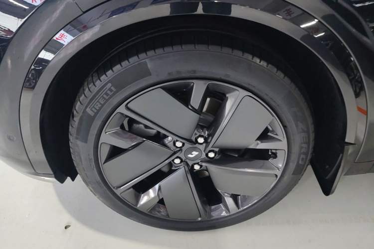 Used Li Auto L9 2022 Max model Left Front Wheel Hub