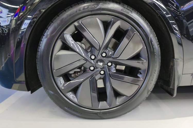 Used Li Auto L9 2022 Max model Left Front Wheel Hub