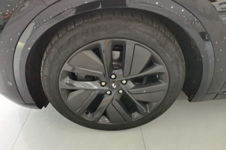 Used Li Auto L9 2022 Max model Left Front Wheel Hub