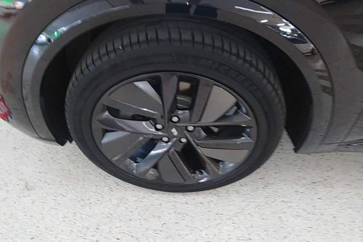 Used Li Auto L9 2022 Max model Left Front Wheel Hub