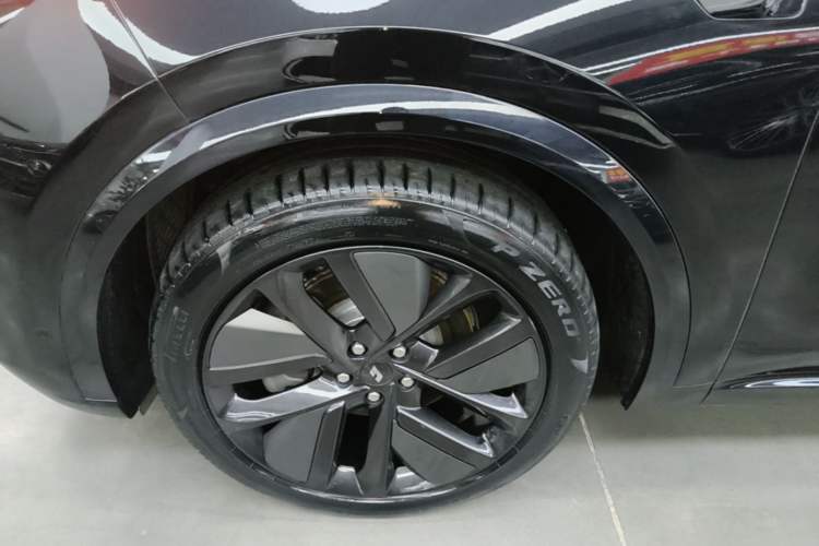 Used Li Auto L9 2022 Max model Left Front Wheel Hub