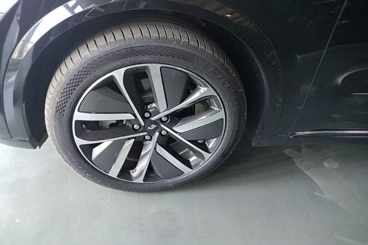 Used Li Auto L9 2022 Max model Left Front Wheel Hub