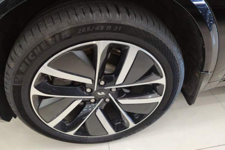 Used Li Auto L9 2022 Max model Left Front Wheel Hub