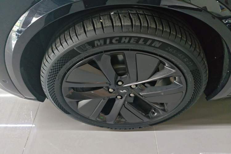 Used Li Auto L9 2022 Max model Left Front Wheel Hub