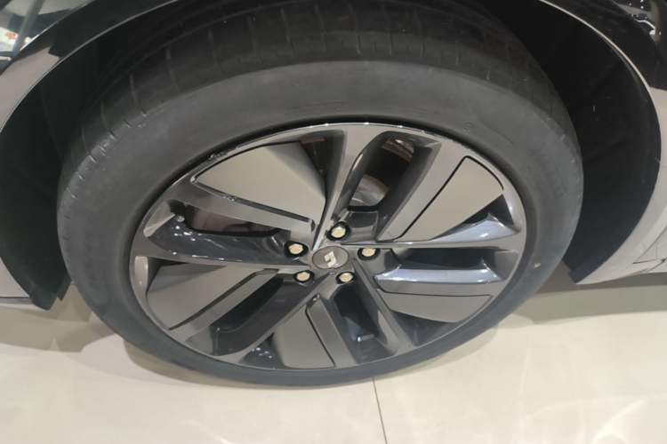 Used Li Auto L9 2022 Max model Left Front Wheel Hub
