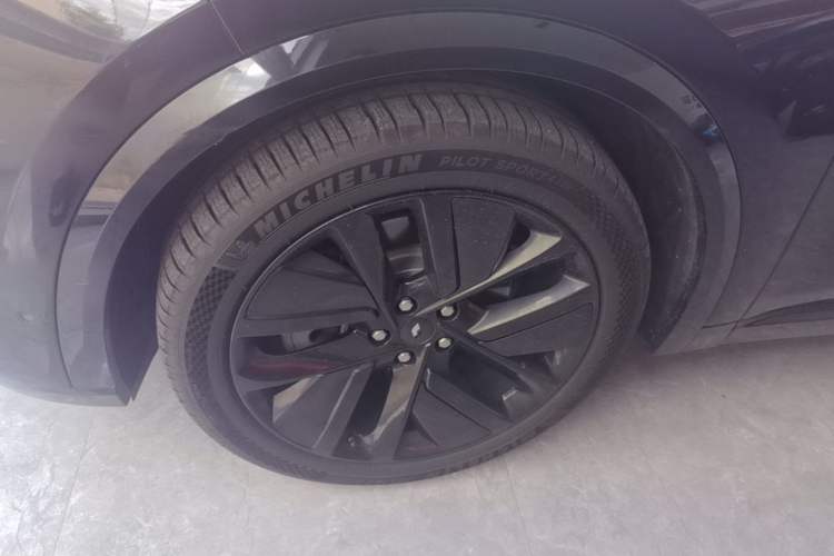 Used Li Auto L9 2022 Max model Left Front Wheel Hub