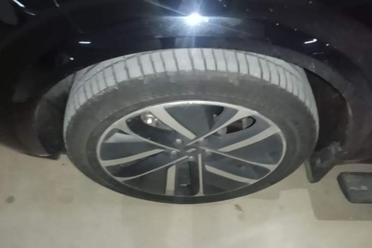 Used Li Auto L9 2022 Max model Left Front Wheel Hub