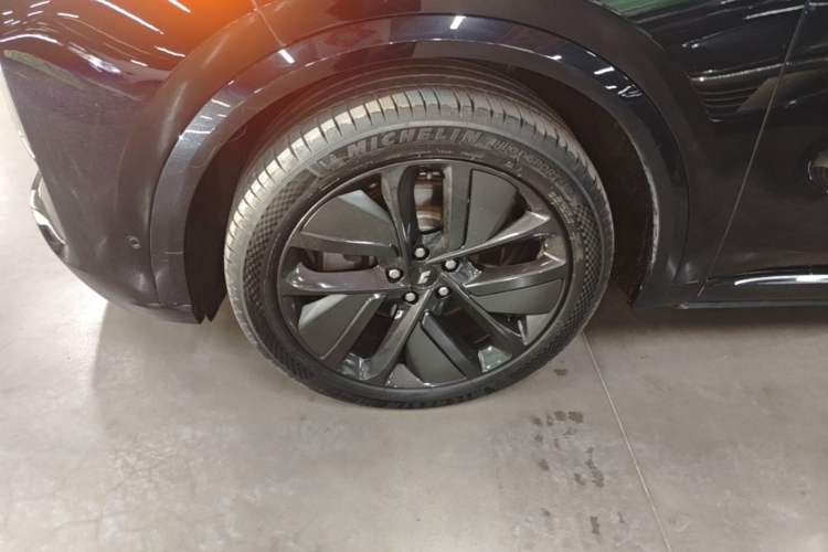 Used Li Auto L9 2022 Max model Left Front Wheel Hub