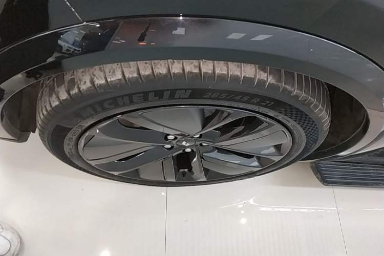 Used Li Auto L9 2022 Max model Left Front Wheel Hub