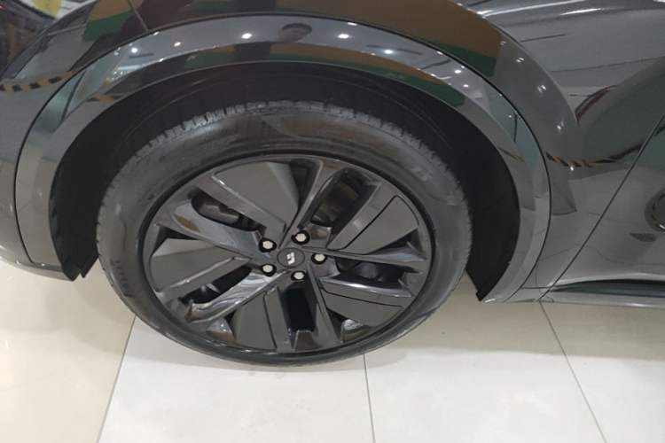 Used Li Auto L9 2022 Max model Left Front Wheel Hub
