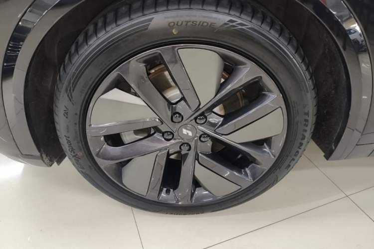 Used Li Auto L9 2022 Max model Left Front Wheel Hub