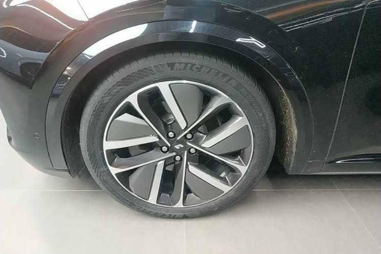 Used Li Auto L9 2022 Max model Left Front Wheel Hub