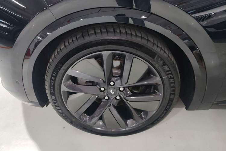 Used Li Auto L9 2022 Max model Left Front Wheel Hub