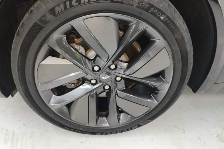 Used Li Auto L9 2022 Max model Left Front Wheel Hub