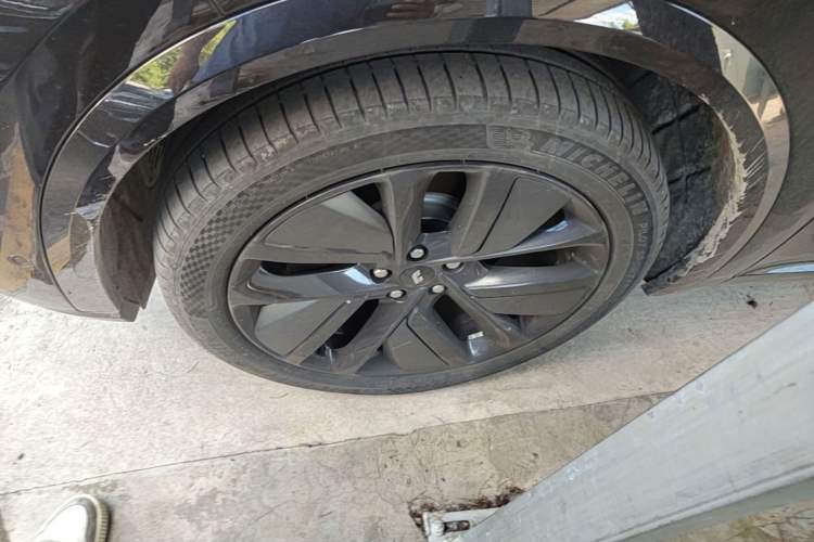 Used Li Auto L9 2022 Max model Left Front Wheel Hub
