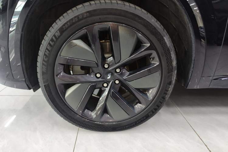 Used Li Auto L9 2022 Max model Left Front Wheel Hub