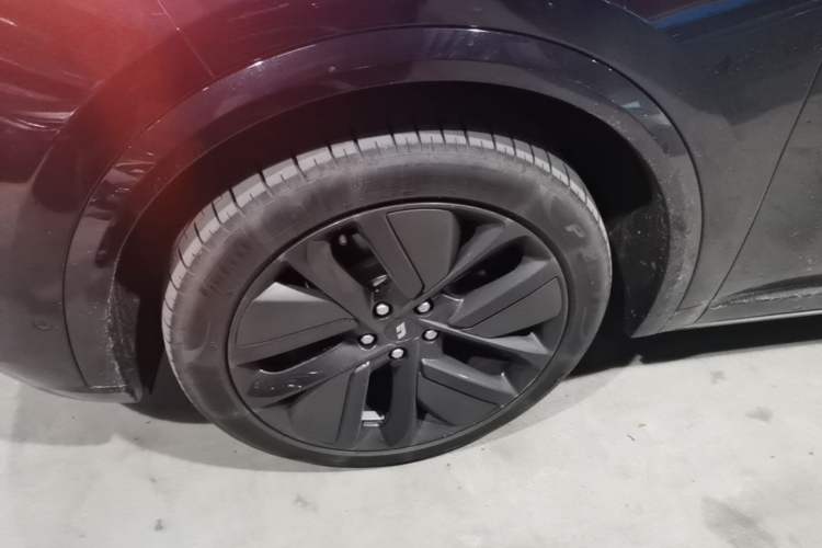 Used Li Auto L9 2022 Max model Left Front Wheel Hub
