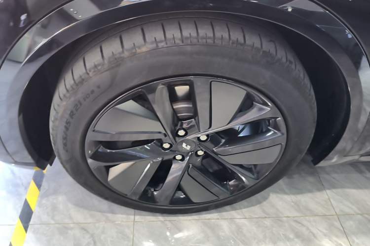 Used Li Auto L9 2022 Max model Left Front Wheel Hub