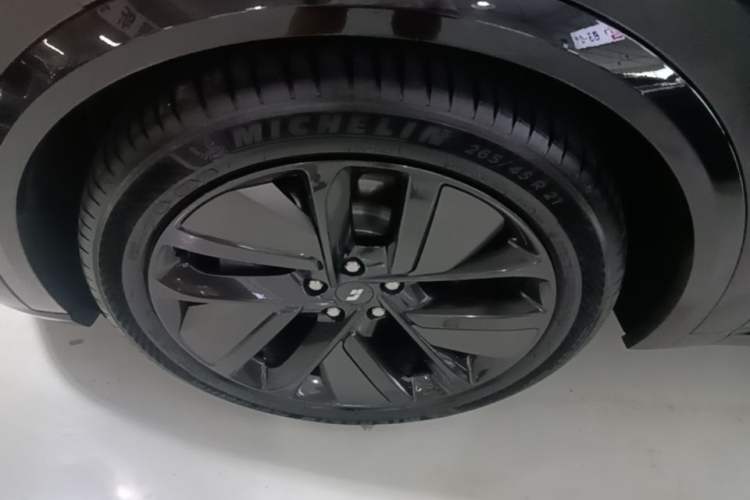 Used Li Auto L9 2022 Max model Left Front Wheel Hub