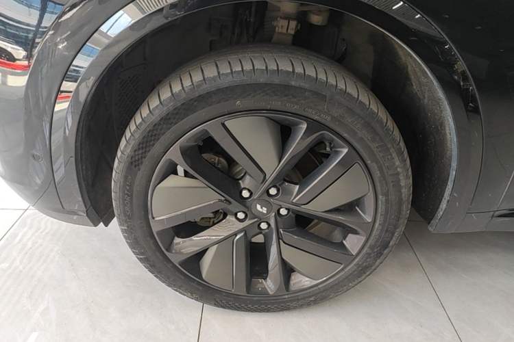 Used Li Auto L9 2022 Max model Left Front Wheel Hub