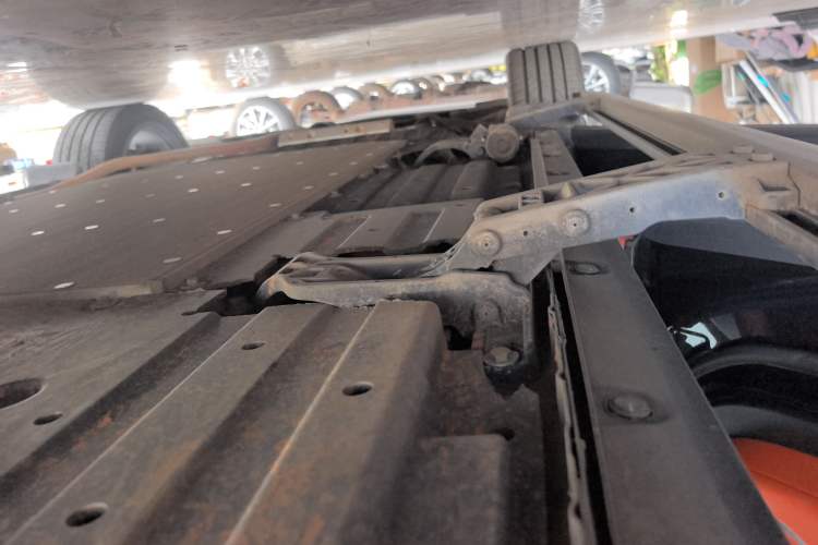 Used Li Auto L9 2022 Max model Left Side Sill
