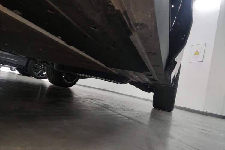 Used Li Auto L9 2022 Max model Left Side Sill