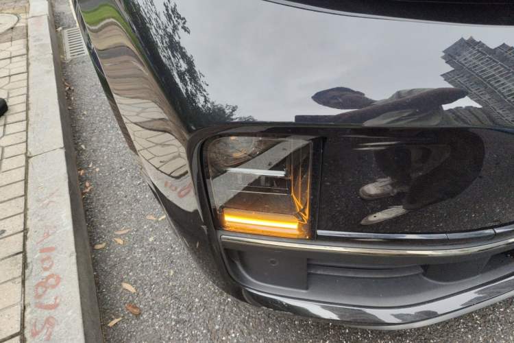 Used Li Auto L9 2022 Max model Right Front Headlight