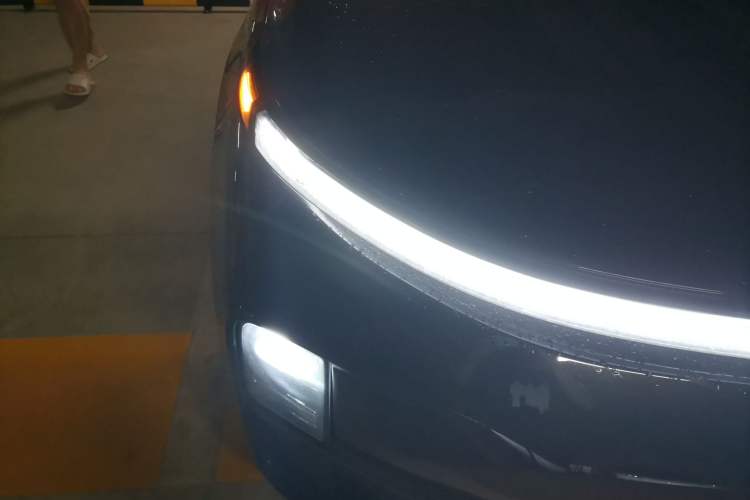 Used Li Auto L9 2022 Max model Right Front Headlight