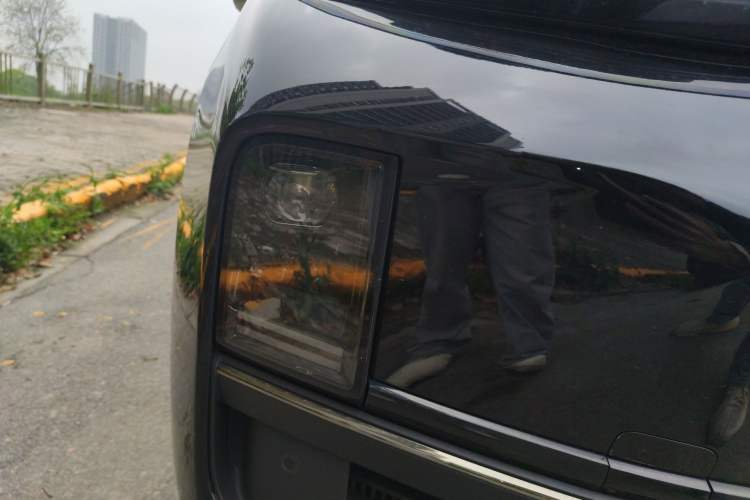 Used Li Auto L9 2022 Max model Right Front Headlight