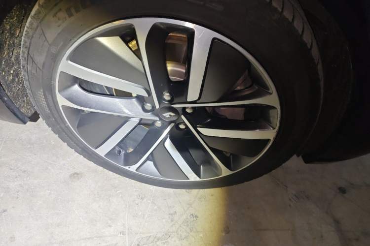 Used Li Auto L9 2022 Max model Right Front Wheel Hub
