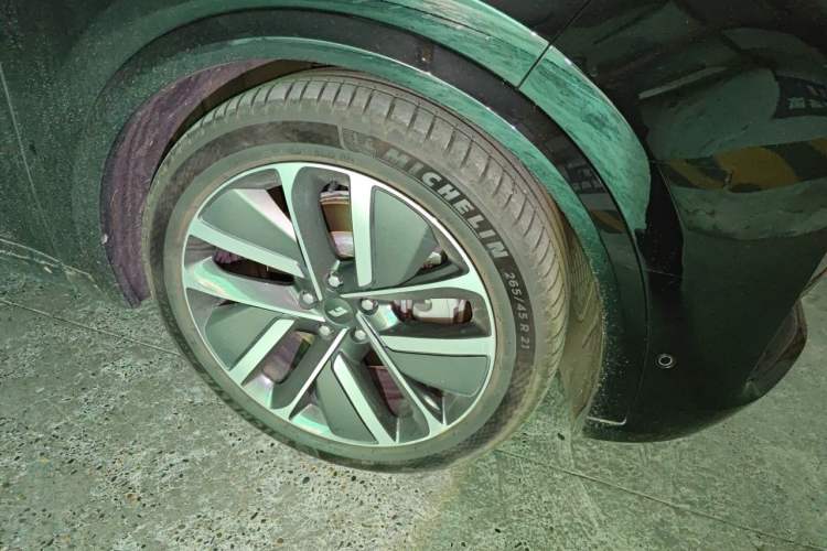 Used Li Auto L9 2022 Max model Right Front Wheel Hub