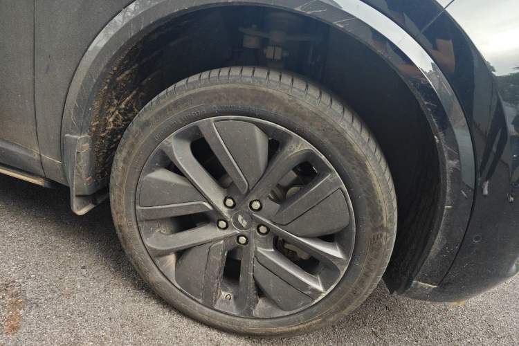 Used Li Auto L9 2022 Max model Right Front Wheel Hub
