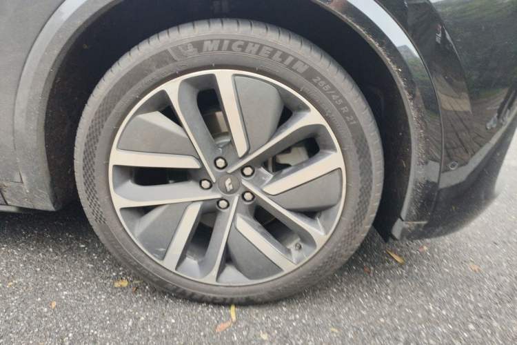 Used Li Auto L9 2022 Max model Right Front Wheel Hub