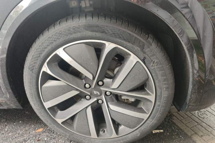 Used Li Auto L9 2022 Max model Right Front Wheel Hub
