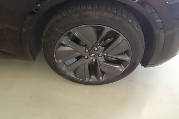 Used Li Auto L9 2022 Max model Right Front Wheel Hub