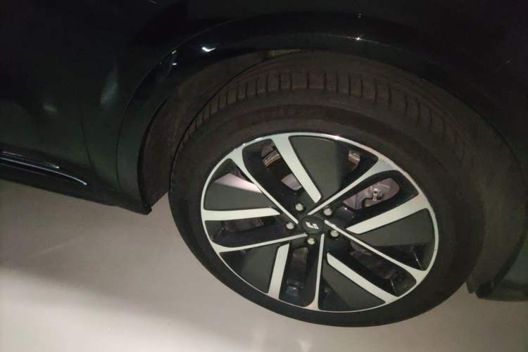 Used Li Auto L9 2022 Max model Right Front Wheel Hub