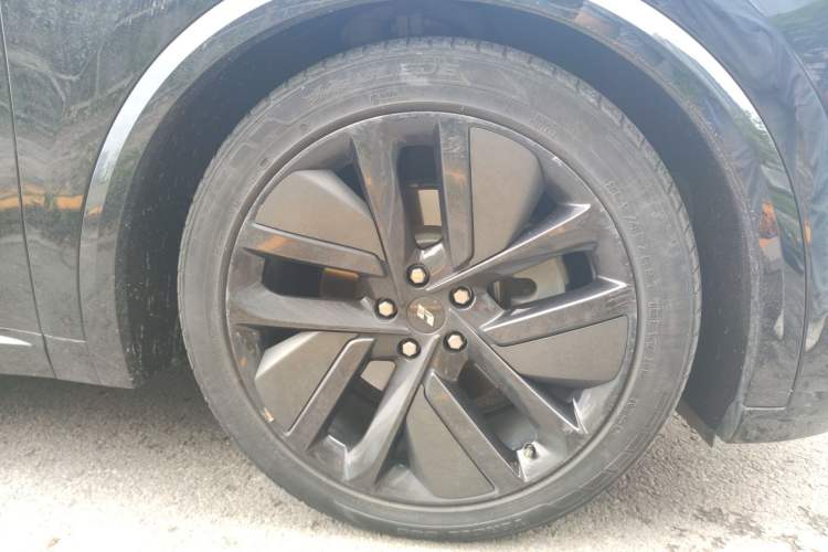 Used Li Auto L9 2022 Max model Right Front Wheel Hub