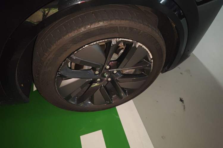 Used Li Auto L9 2022 Max model Right Front Wheel Hub