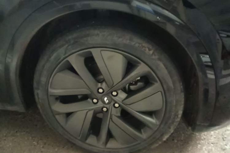 Used Li Auto L9 2022 Max model Right Front Wheel Hub