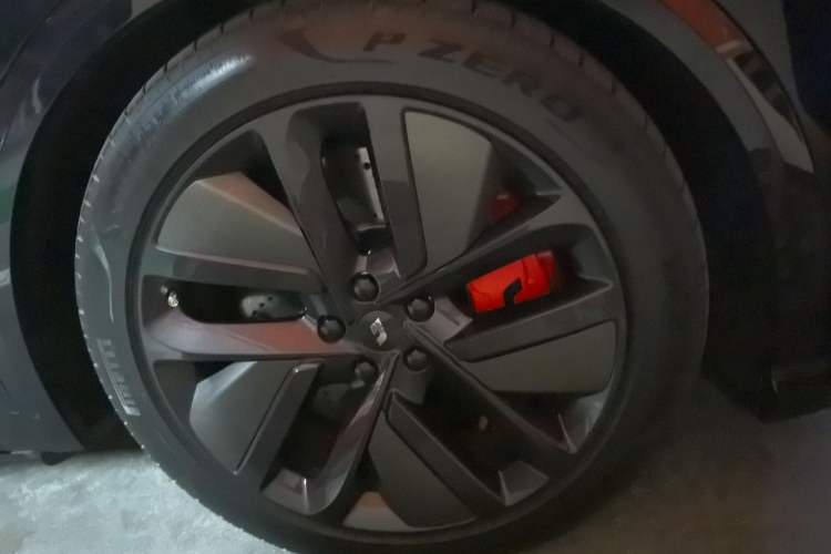Used Li Auto L9 2022 Max model Right Front Wheel Hub