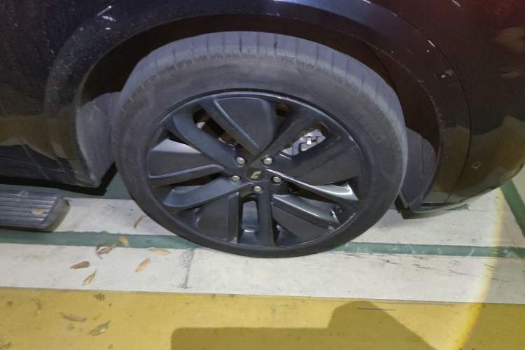 Used Li Auto L9 2022 Max model Right Front Wheel Hub