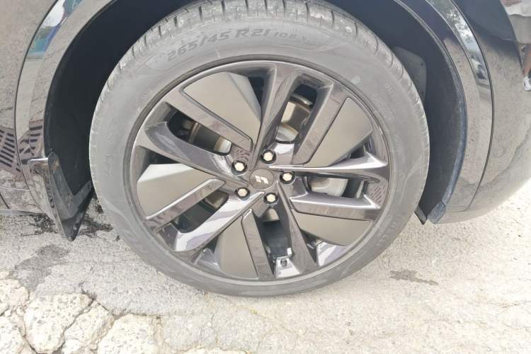 Used Li Auto L9 2022 Max model Right Front Wheel Hub