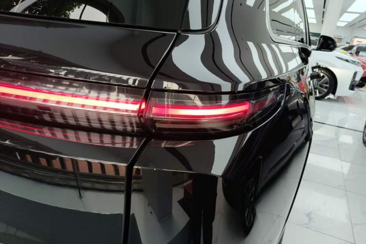 Used Li Auto L9 2022 Max model Right Rear Taillight