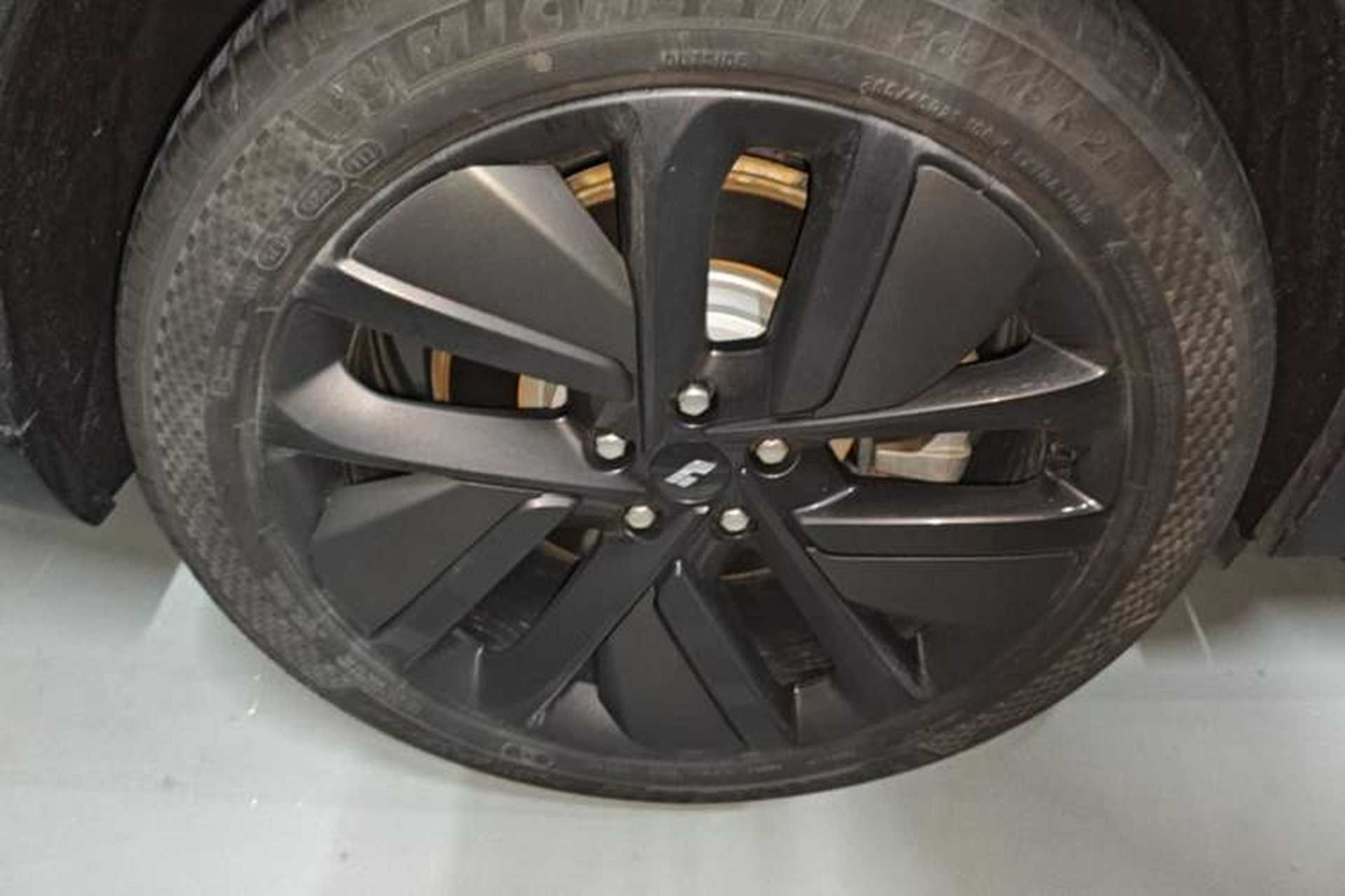 Used Li Auto L9 2022 Max model Right Rear Wheel Hub