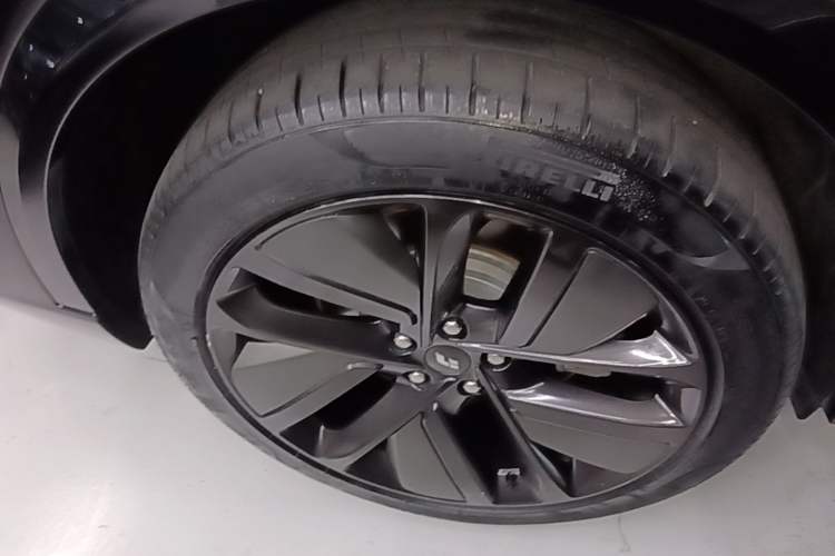 Used Li Auto L9 2022 Max model Right Rear Wheel Hub