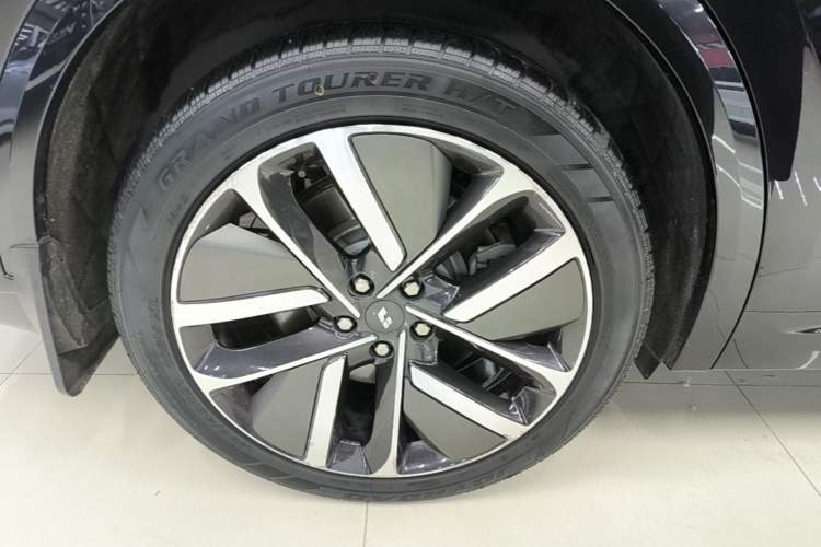 Used Li Auto L9 2022 Max model Right Rear Wheel Hub