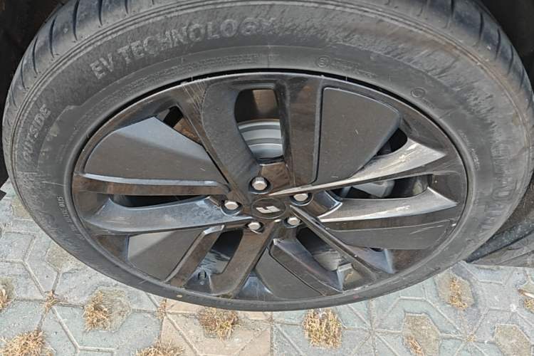 Used Li Auto L9 2022 Max model Right Rear Wheel Hub