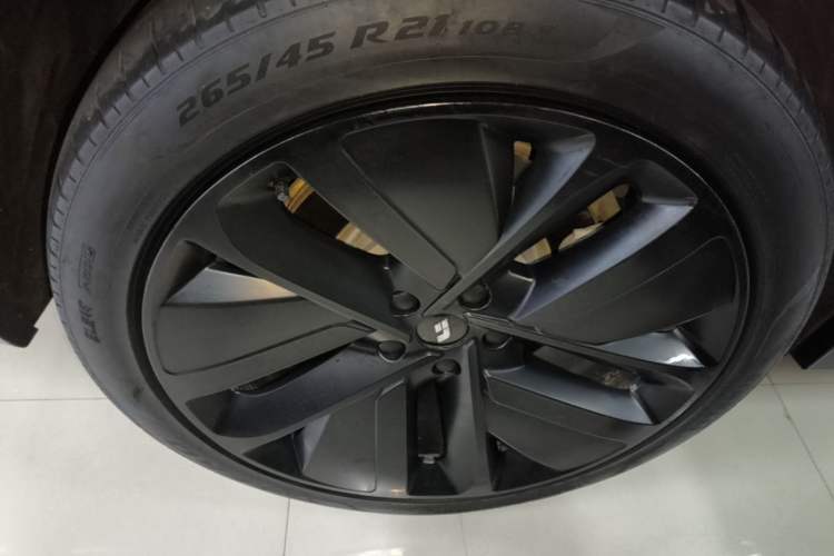 Used Li Auto L9 2022 Max model Right Rear Wheel Hub