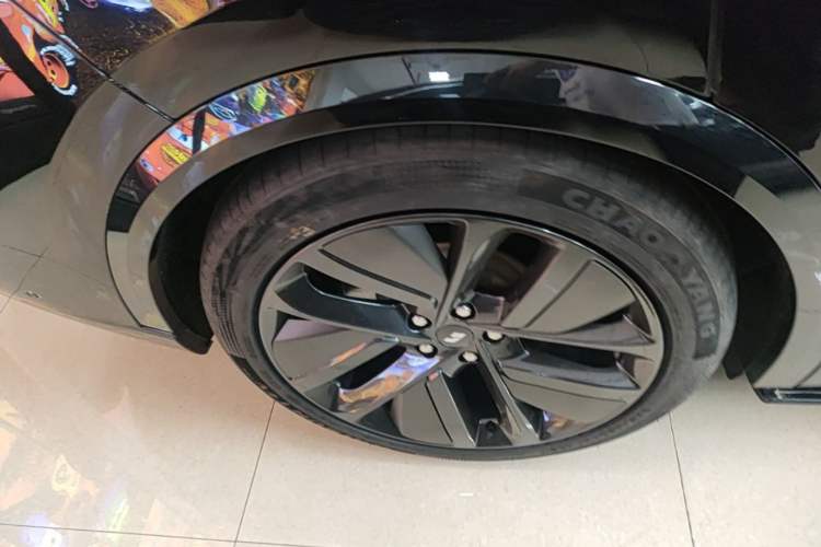 Used Li Auto L9 2022 Max model Right Rear Wheel Hub