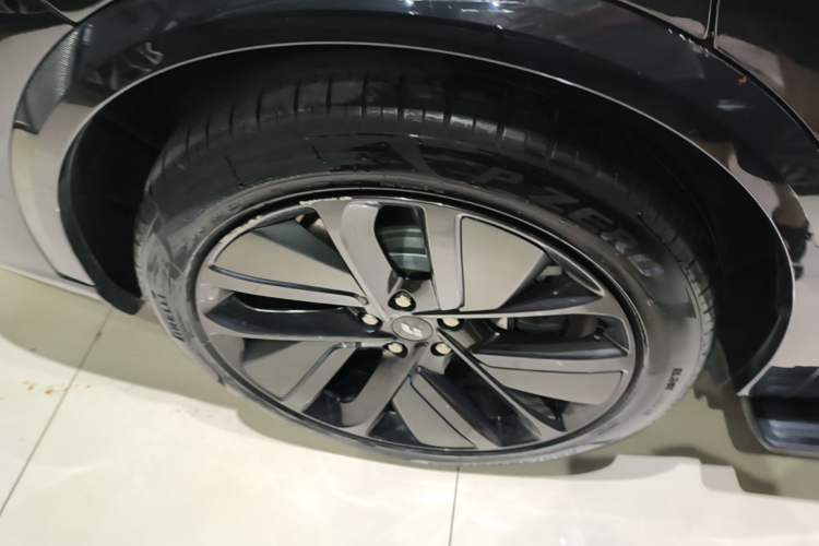 Used Li Auto L9 2022 Max model Right Rear Wheel Hub